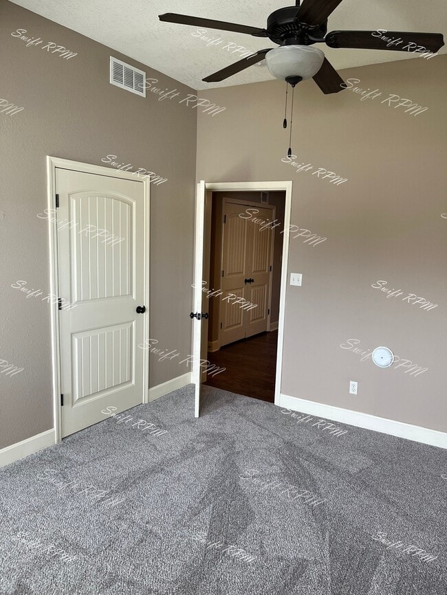 Building Photo - 21611 Westover Ct