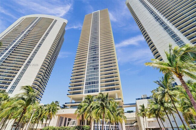 Building Photo - 1830 S Ocean Dr