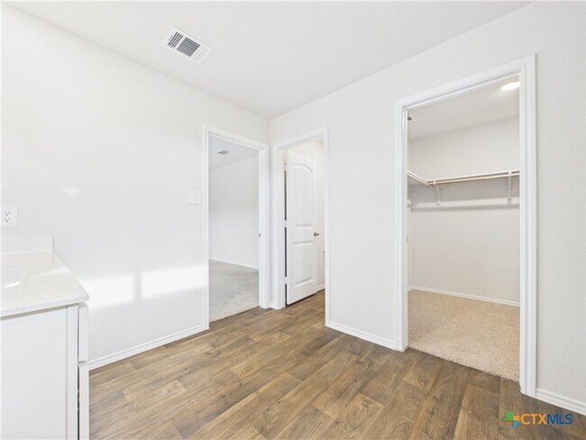 Building Photo - 1012 Betsy Dr