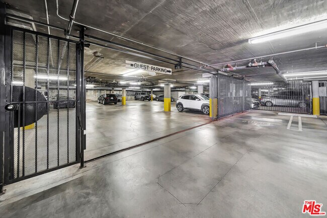 Building Photo - 4477 Woodman Ave