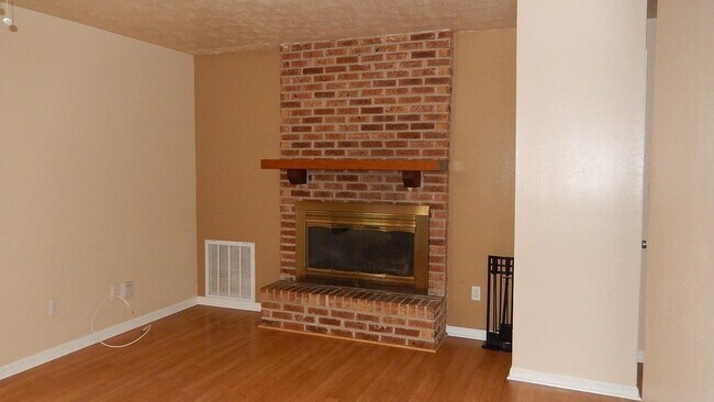 Building Photo - 4321 Snoopy Ln