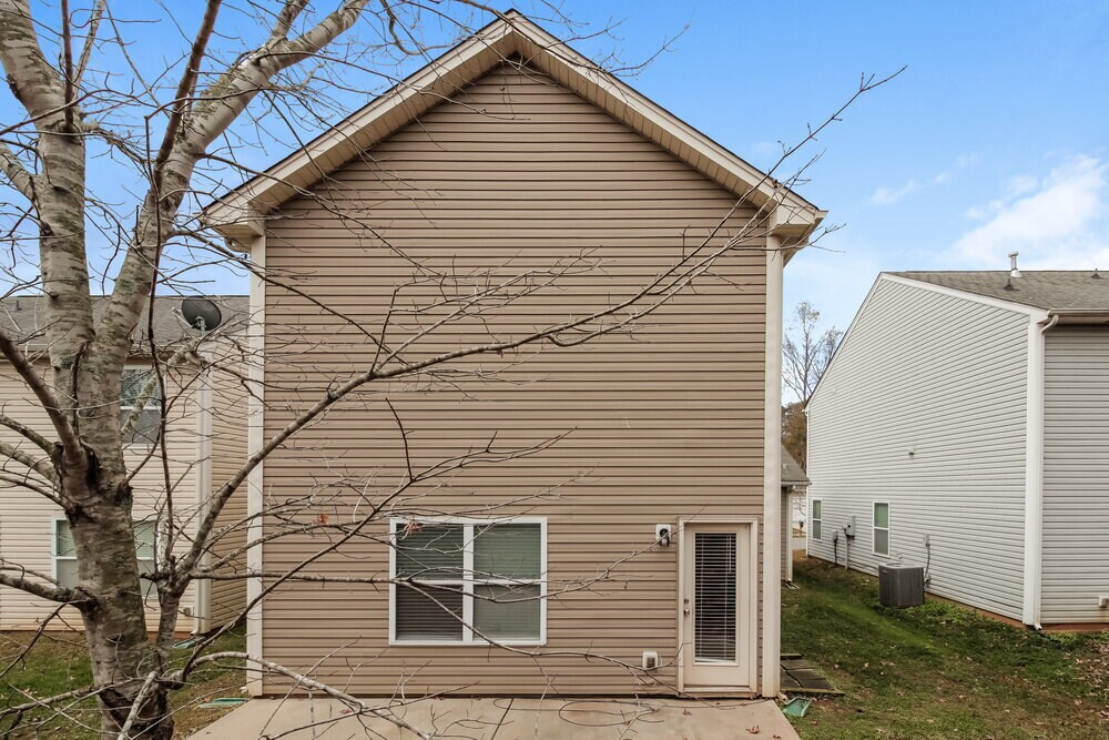 Building Photo - 1048 Joselynn Drive