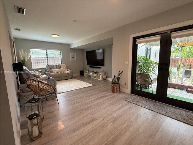 Building Photo - 4009 Jefferson St