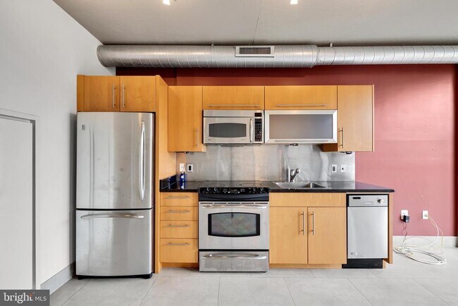 Building Photo - 1133 14th St NW