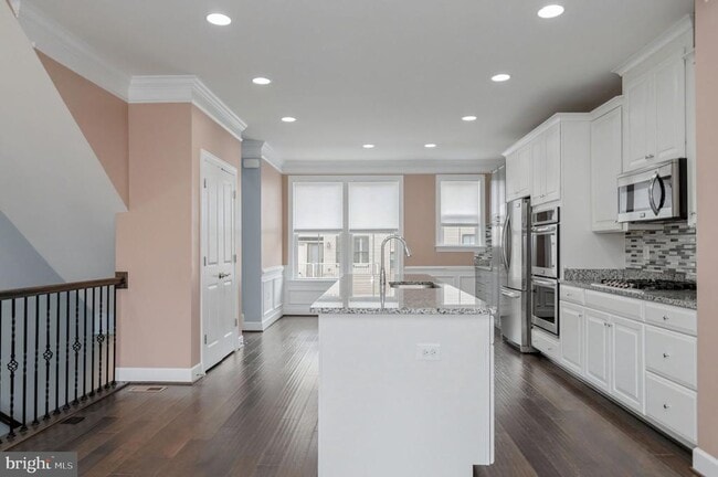 Building Photo - 3697 Ambrose Hills Rd