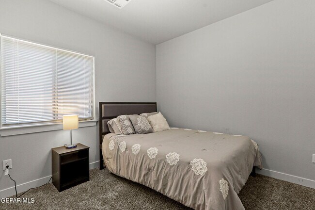 Building Photo - 14813 Tierra Fortaleza Ave