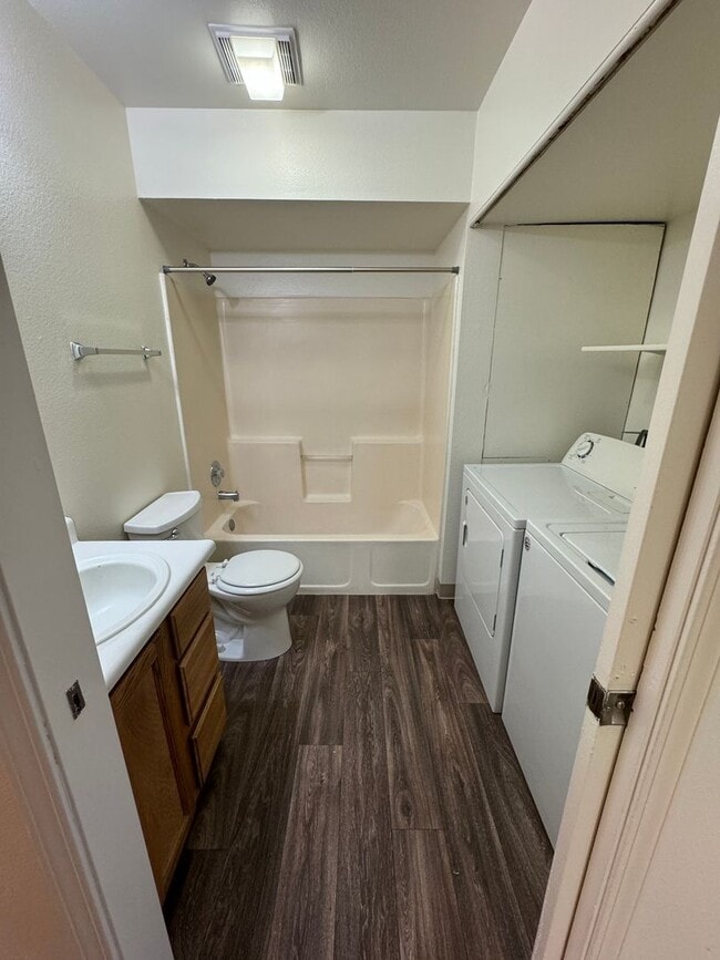 Building Photo - 10873 W Ustick Rd