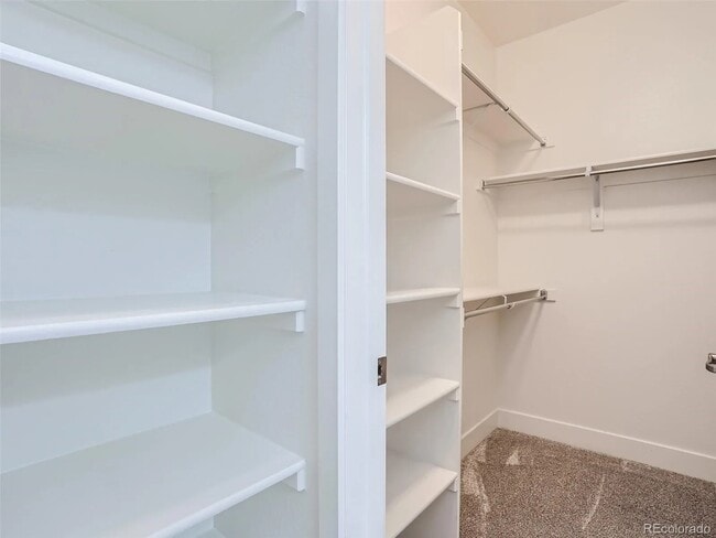 Building Photo - 10101 E 59th Dr