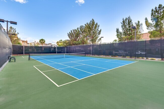 Building Photo - Welcome to your dream home located in the prestigious guard-gated community of Tuscany in Henderson!