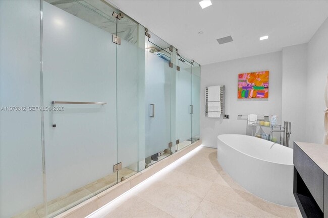 Building Photo - 4921 Fisher Island Dr