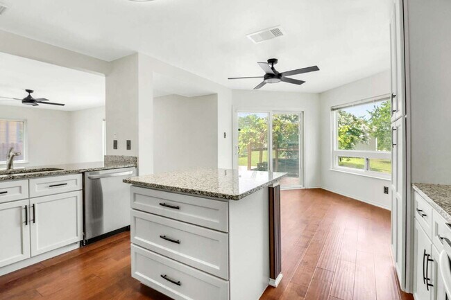 Building Photo - "Discover Your Dream Home: Spacious 3-Bedroom Oasis with Granite Elegance in San Antonio!"