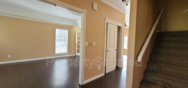 Building Photo - 5054 E Eastview Dr