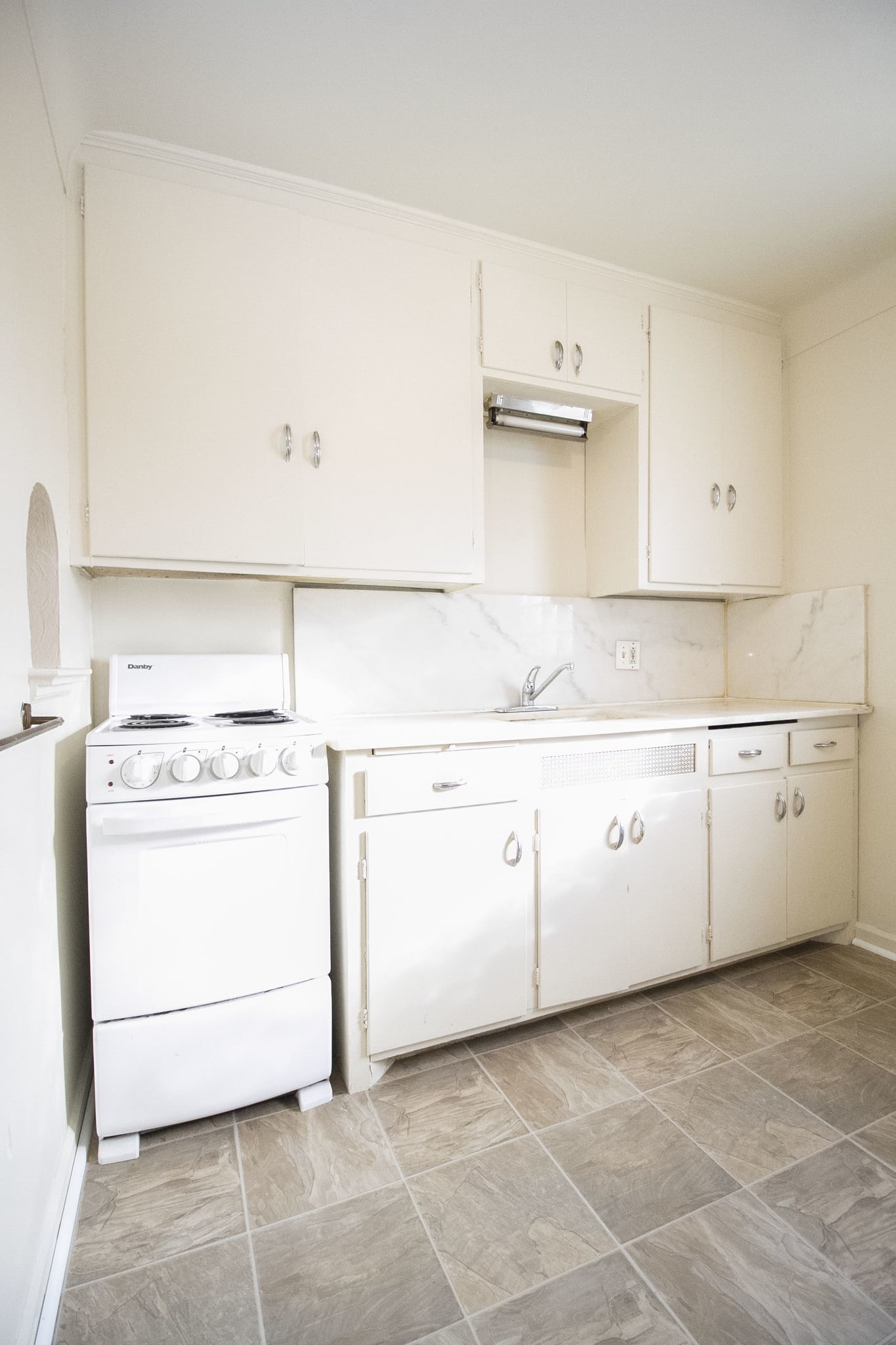 Building Photo - 3930 Upton Ave