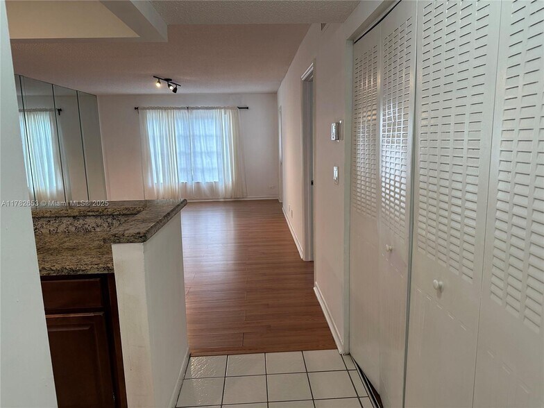 Building Photo - 8121 SW 24th Ct