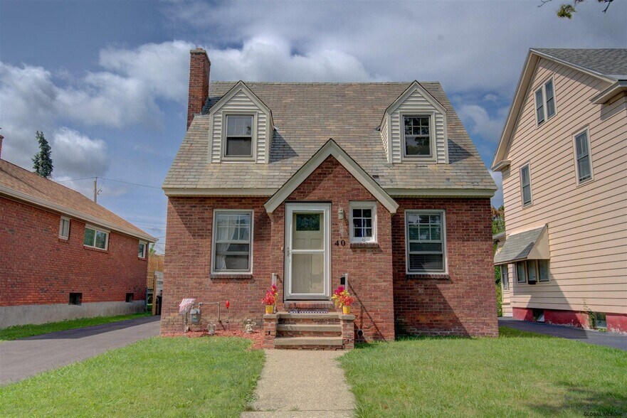 Building Photo - 40 Betwood St