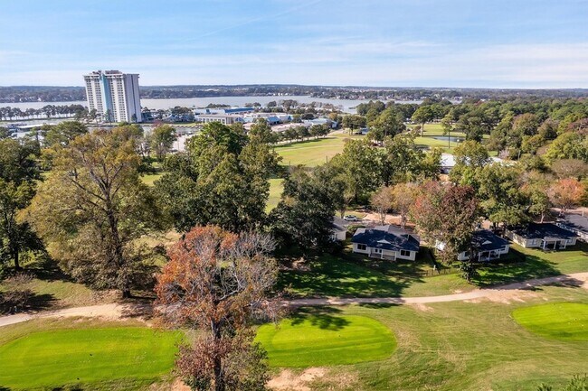 Building Photo - 3539 Balboa Cir