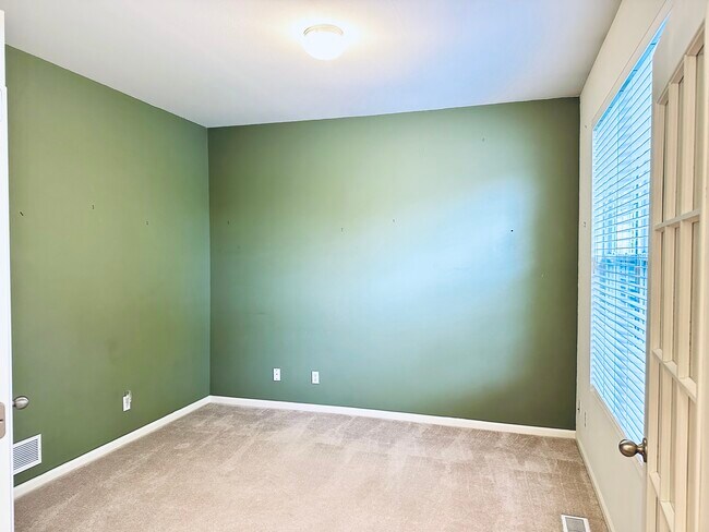 Building Photo - 16207 S St