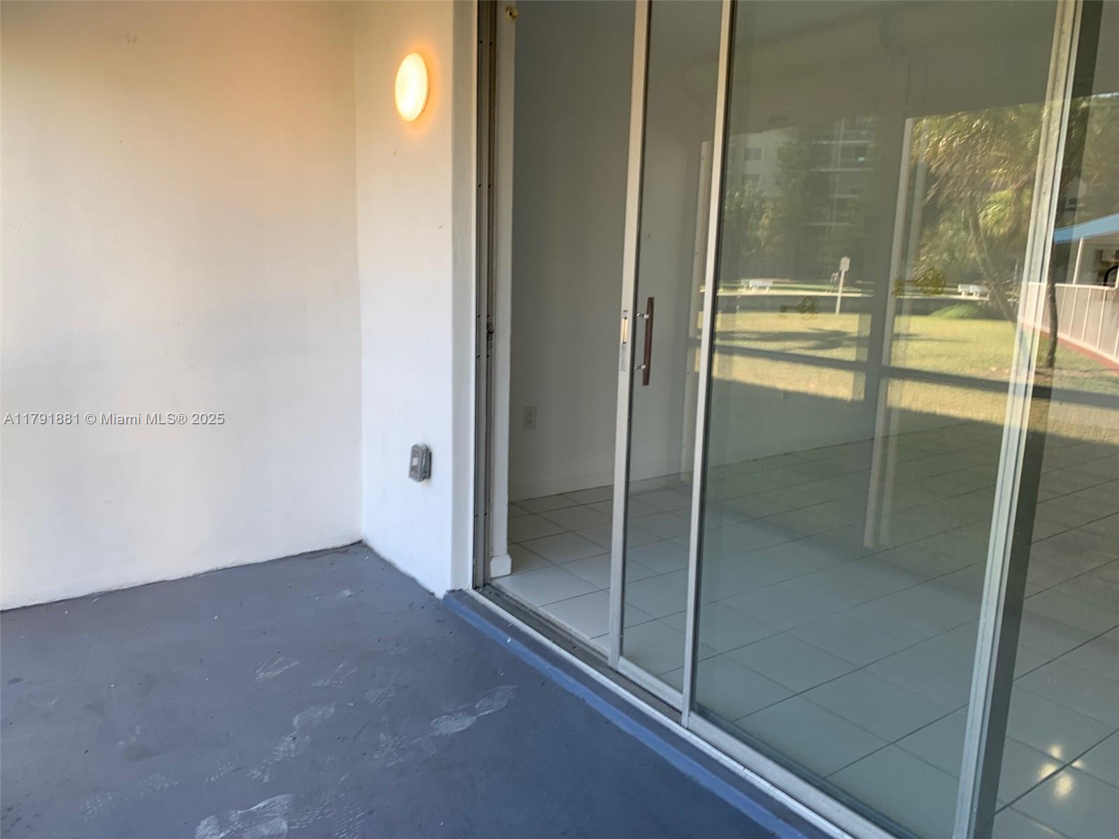 Building Photo - 2859 Leonard Dr