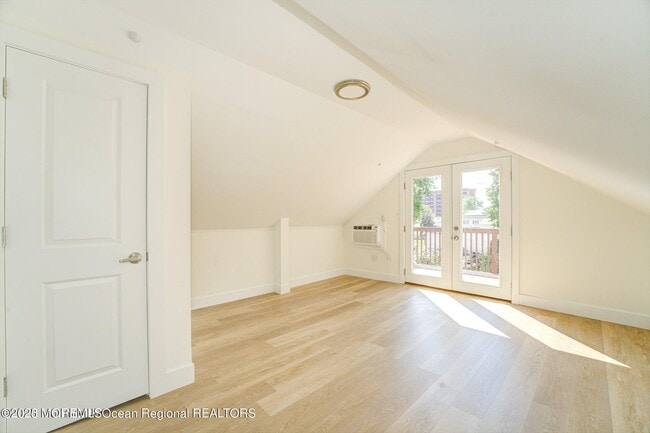 Building Photo - 54 Main St