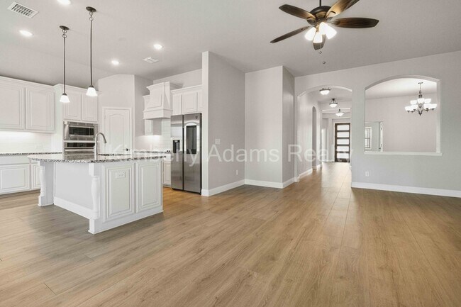 Building Photo - 213 Lariat Trail