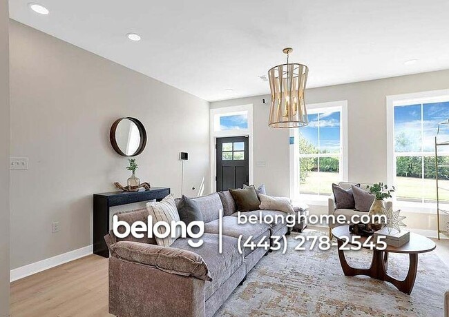 Building Photo - 1032 W Franklin St