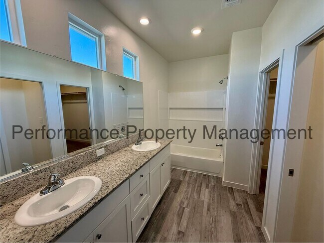 Building Photo - 6500 Rugby Ct