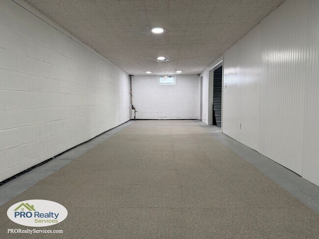 Building Photo - 3 Bedroom Home **Free March Rent with a March 2026 Move In**