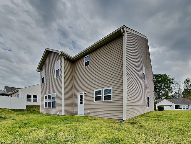 Building Photo - Spacious 4-Bedroom Home in Crystal Lakes ?...