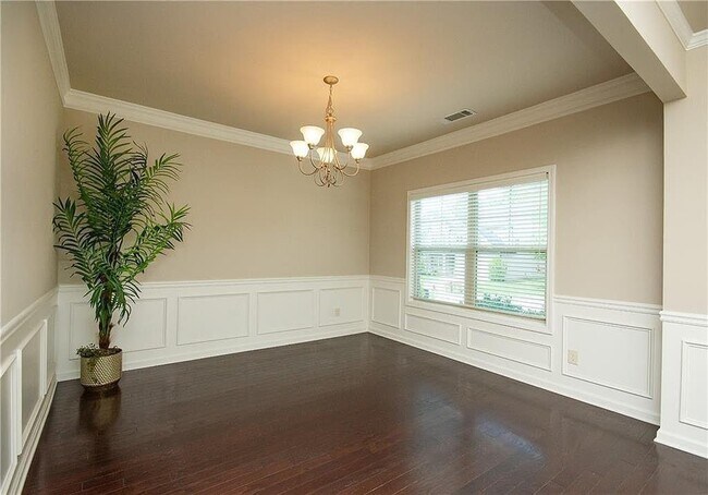 Building Photo - 7490 Silk Tree Pointe
