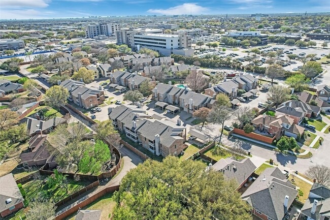 Building Photo - 1700 Amelia Ct