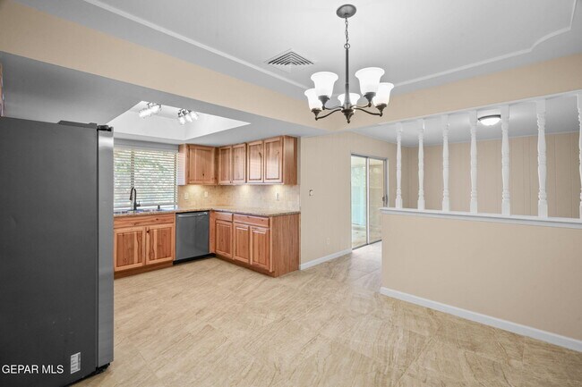 Building Photo - 10337 Galahad Way