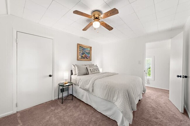 Building Photo - 3175 Rocky River Dr