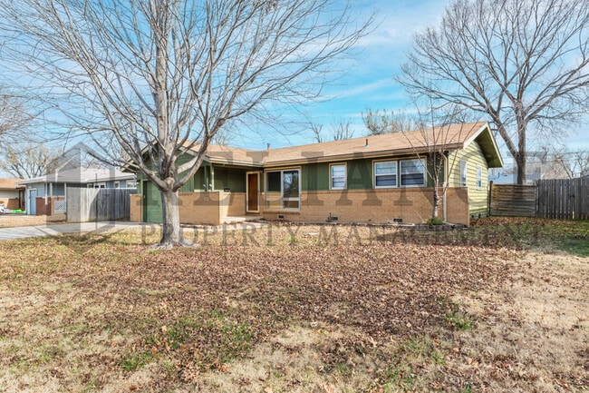 Building Photo - 3240 S Custer Ave