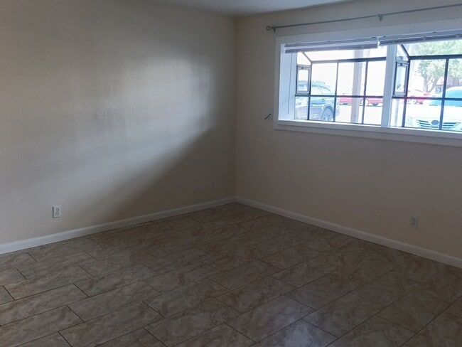 Building Photo - 2-bedroom, 2-bathroom home located in the vibrant city of Albuquerque