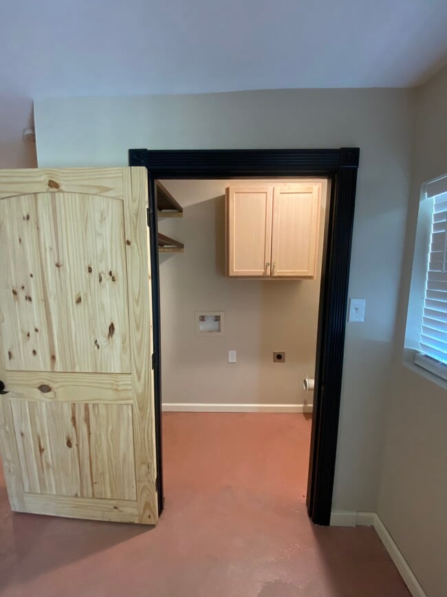 Building Photo - 3540 N Foster Dr