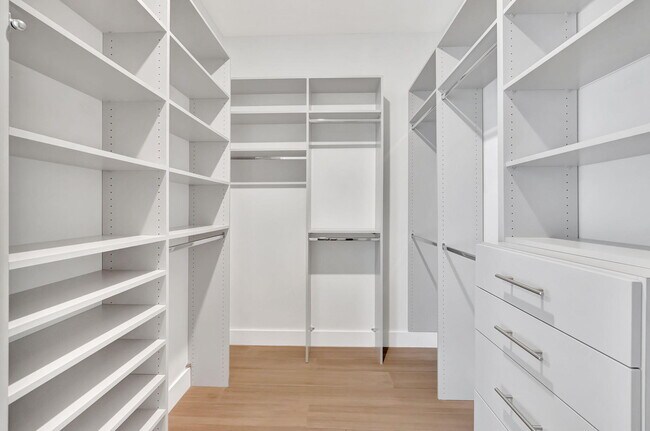 Building Photo - 8660 W Parkland Bay Trl