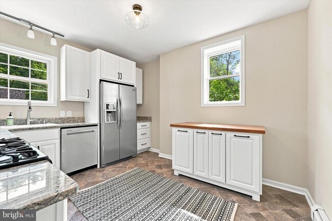Building Photo - 1810 Mt Salem Ln