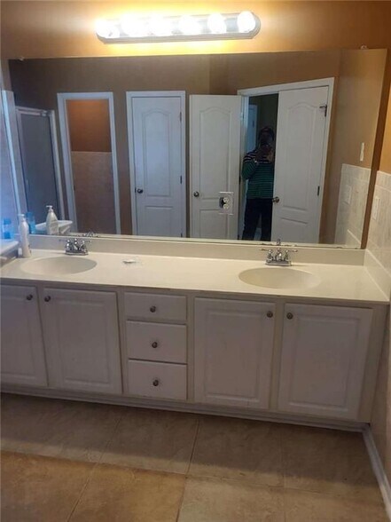 Building Photo - 6337 Windy Ridge Way