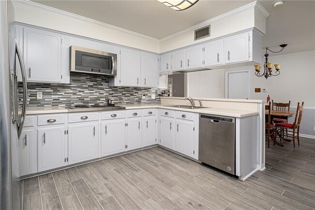 Building Photo - 337 Poenisch Dr