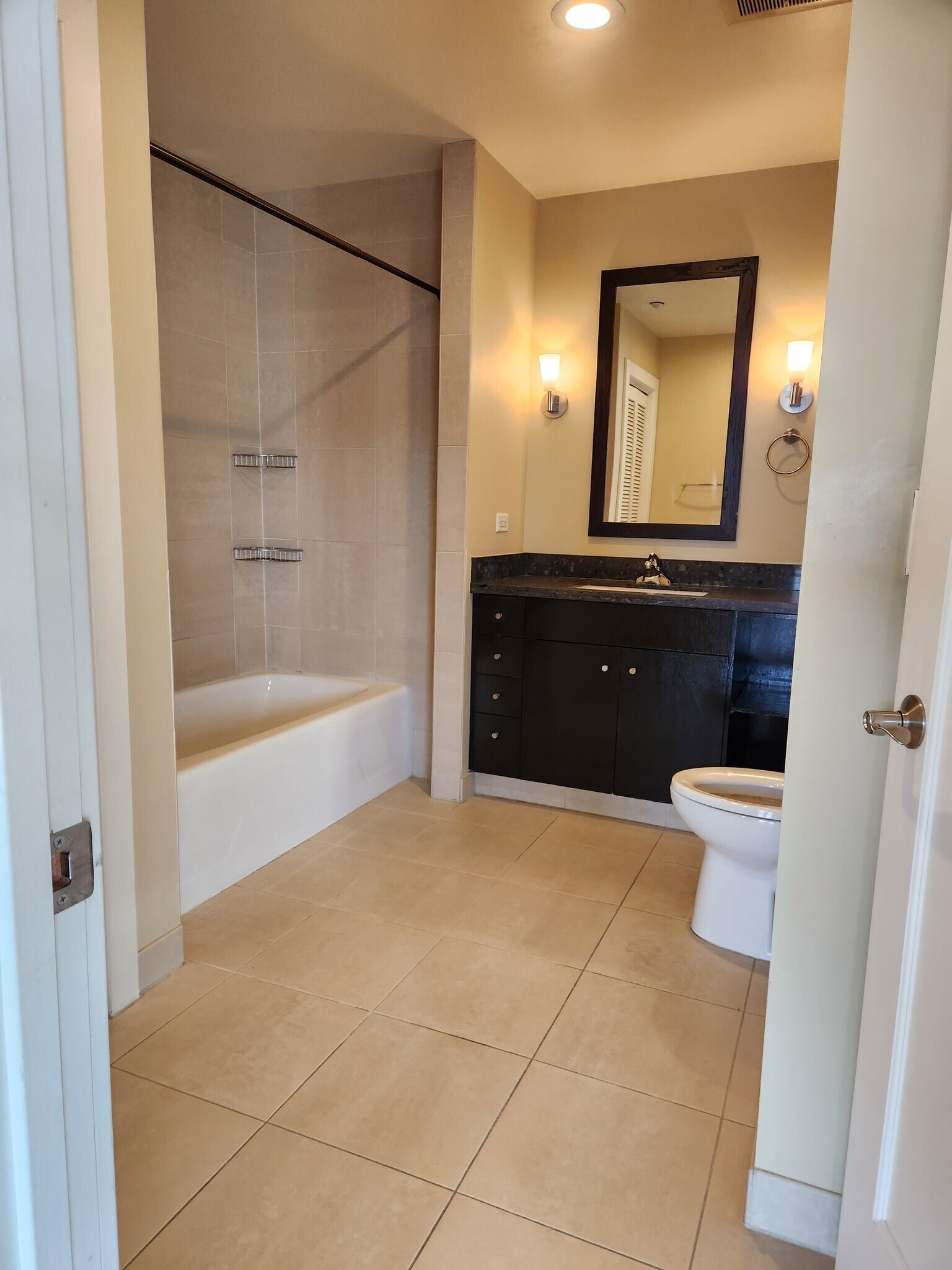 Building Photo - 585 9th St