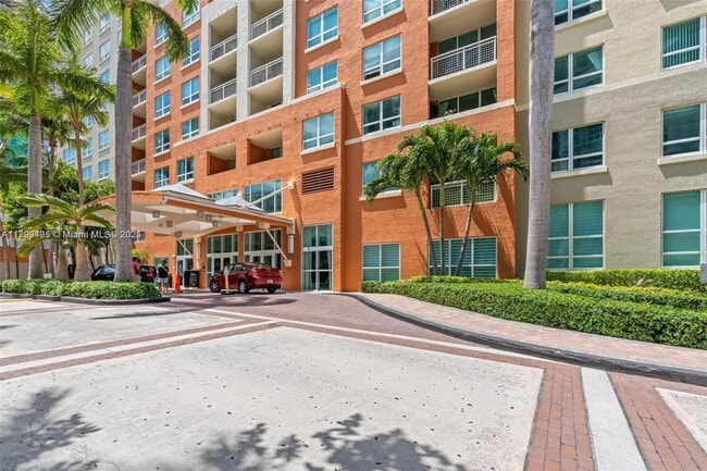 Building Photo - 2000 N Bayshore Dr