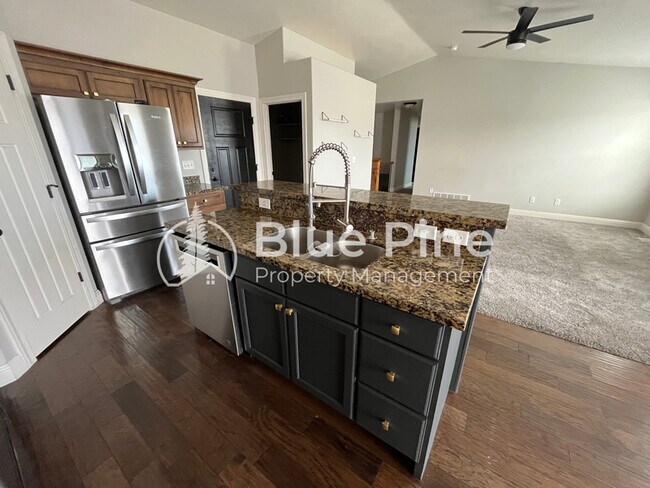 Building Photo - 3688 Shale Ave