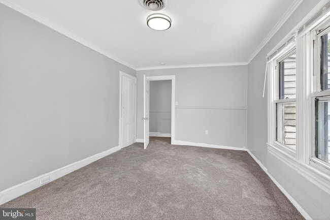 Building Photo - 216 W Division St