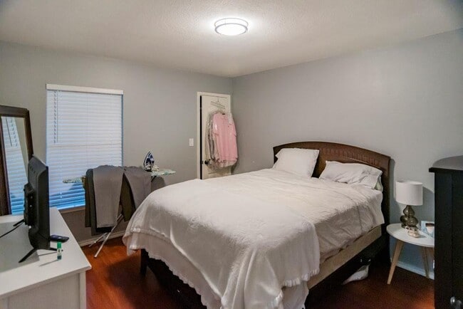 Building Photo - 1117 Del Roy Dr