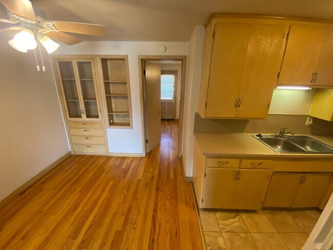 Primary Photo - 2534 J St
