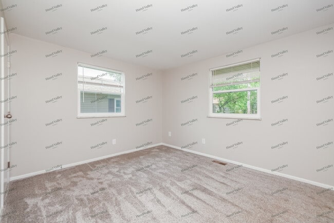 Building Photo - 7160 Claybeck Dr