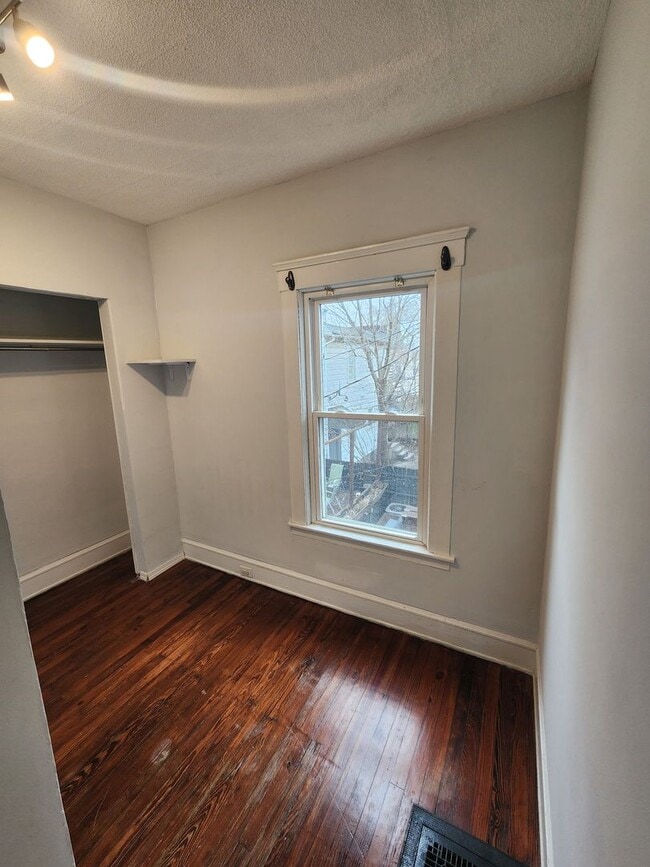 Building Photo - Welcome Home to Ohio City's Historic Charm!