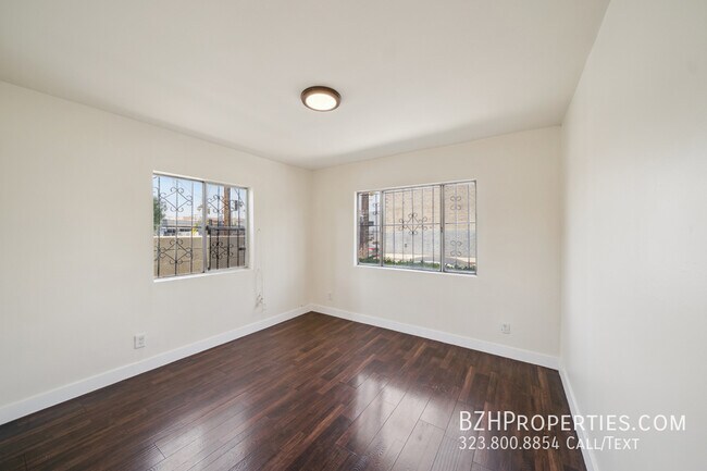 Building Photo - 5391 Romaine St