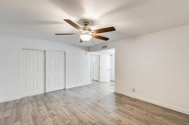 Building Photo - 5352 W Port Au Prince Ln