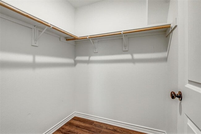 Building Photo - 610 Splitrock